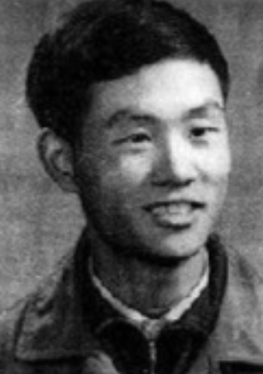 1970年，一知青因一首歌判死刑，被公审后，审判员给他的宣判竟然是“有期徒刑10