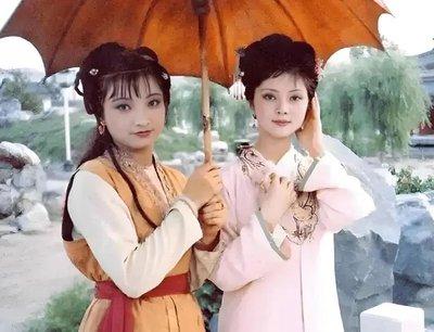 薛宝钗和莺儿，这主仆俩，还真是……第六十七回，薛宝钗打发莺儿给王熙凤送东西——