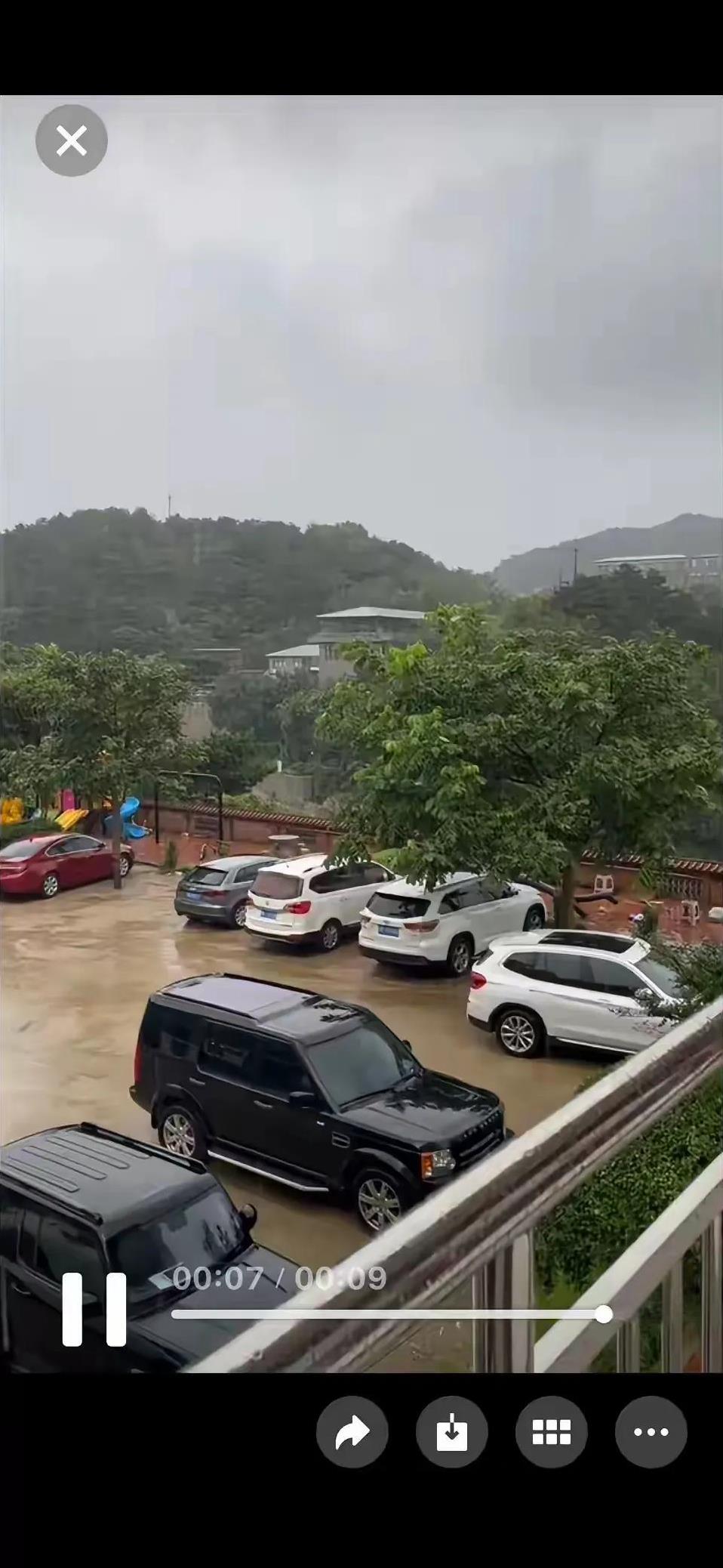 我楼上的邻居两口子昨天去一趟蓟州，结果白跑一趟！我昨天在楼下正好碰到他们两口子