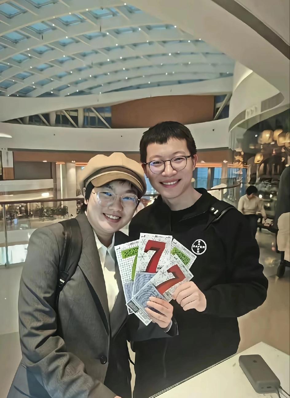 女的私密了，男的取关了，“王婆说媒”最权威的一集。男的去旅游，女的去出差。女的