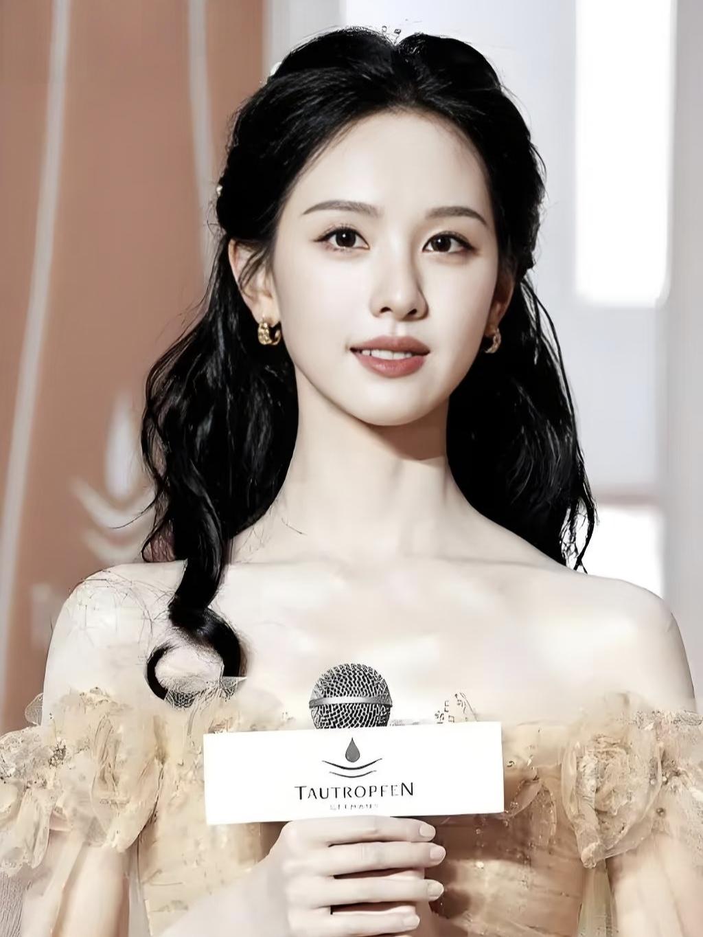 我承认，陈都灵发表获奖感言的时候，我差点就要爆错口了，这个女人怎么这么会说话