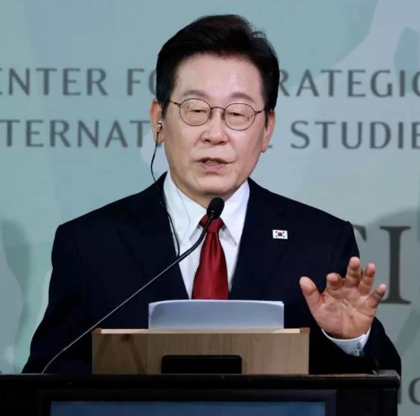 九三阅兵观礼名单一出来，最后悔的可能就是韩国总统李在明了。他万万没想到，本次九三