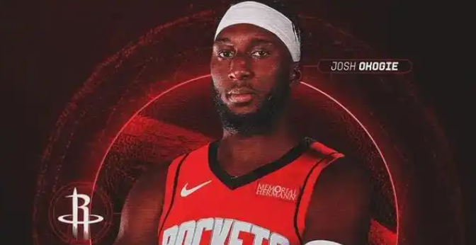 阿门已经开始适应控卫角色，最起码8个助攻都很有创造力。但是阿门打控卫的时候，不