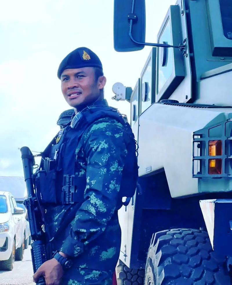 突发！40岁拳王播求拒躺平弃亿万家产入职军营当教头手握两条世界金腰带、身