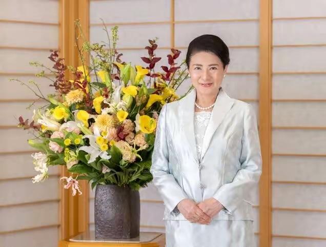 高市叫嚣后，皇后又发声，日本男人都死了吗12月9日，日本皇后雅子62岁生日，