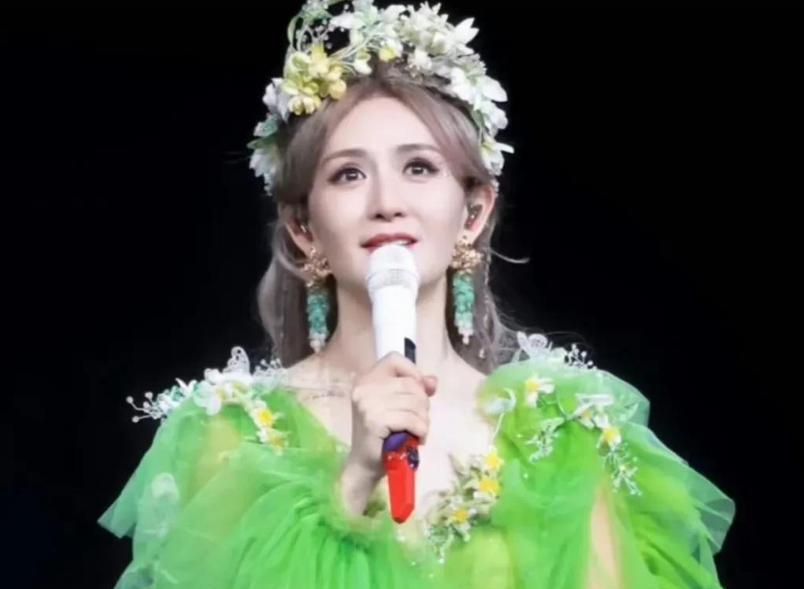 央媒痛批仅3天，谢娜再传坏消息，演出取消只是开始，麻烦在后面，此两场的圆梦变全国
