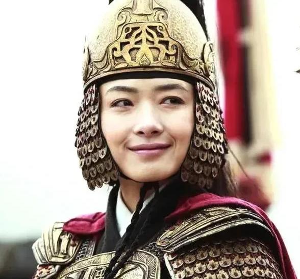 1561年，戚继光偷偷娶了3个小妾，生了5个儿子，发妻王氏知道后提着利刃杀气腾腾