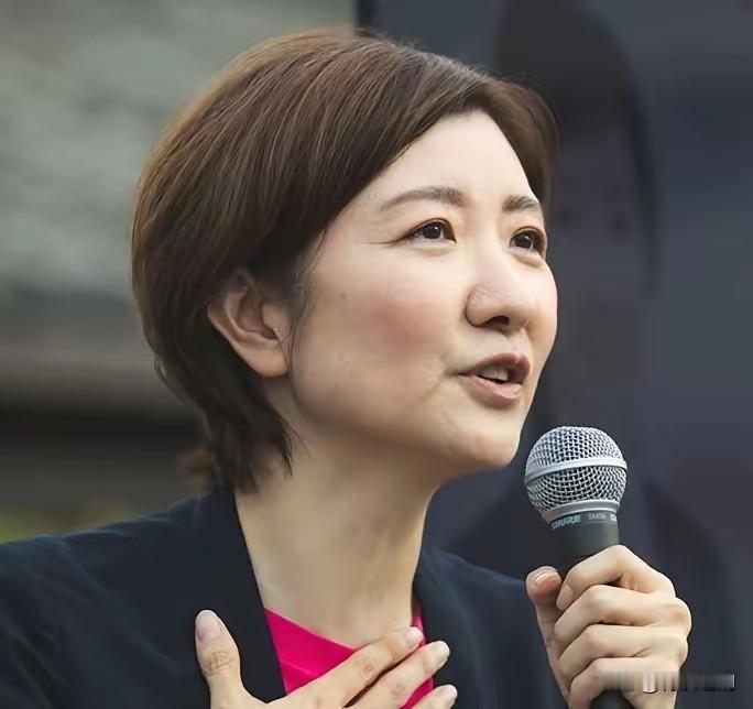 日本在野党代表大石晃子在节目中表示，当前舆论导向将中日关系恶化归咎于中国，背后是