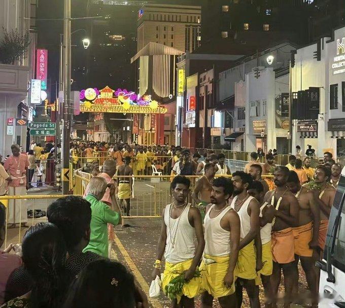 新加坡街头的印度面孔多到让人恍惚，这真的是华人占74%的国家吗？😲以前9%的