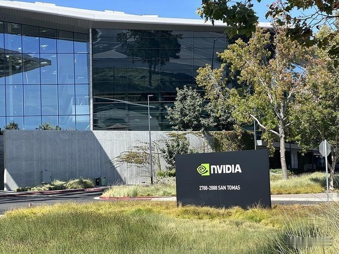 有一点，但不多。段永平曾评价但斌