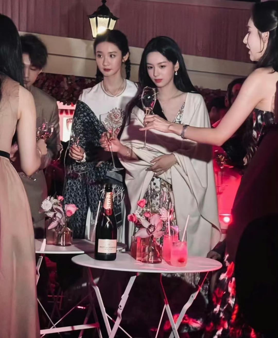 好像突然理解了为什么霸总能在人群中一眼锁定女主了