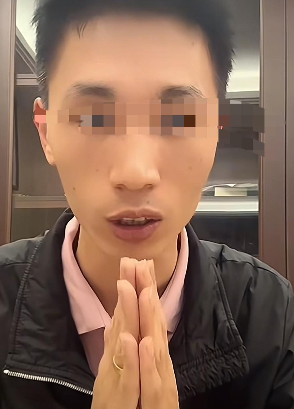 李鑫姐姐刚和弟弟认亲，回到浙江就生病住院。李鑫全网喊话姐姐回电话，表示他现在很着