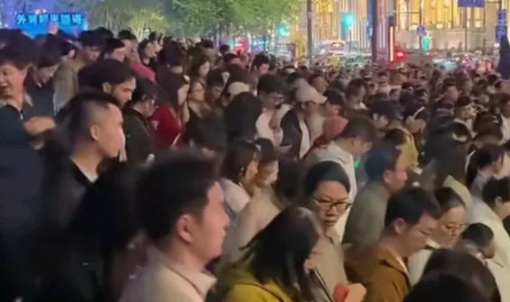 江西樟树市教育局，这下真火了！  没想到，一夜之间，江西樟树市教育局就因为一句