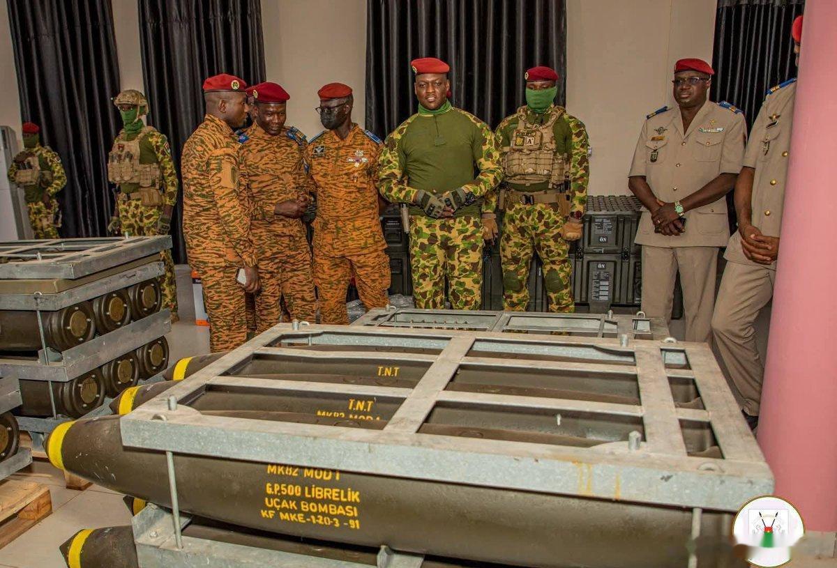 布基纳法索总统易卜拉欣·特拉奥雷上尉（CaptainIbrahimTraor