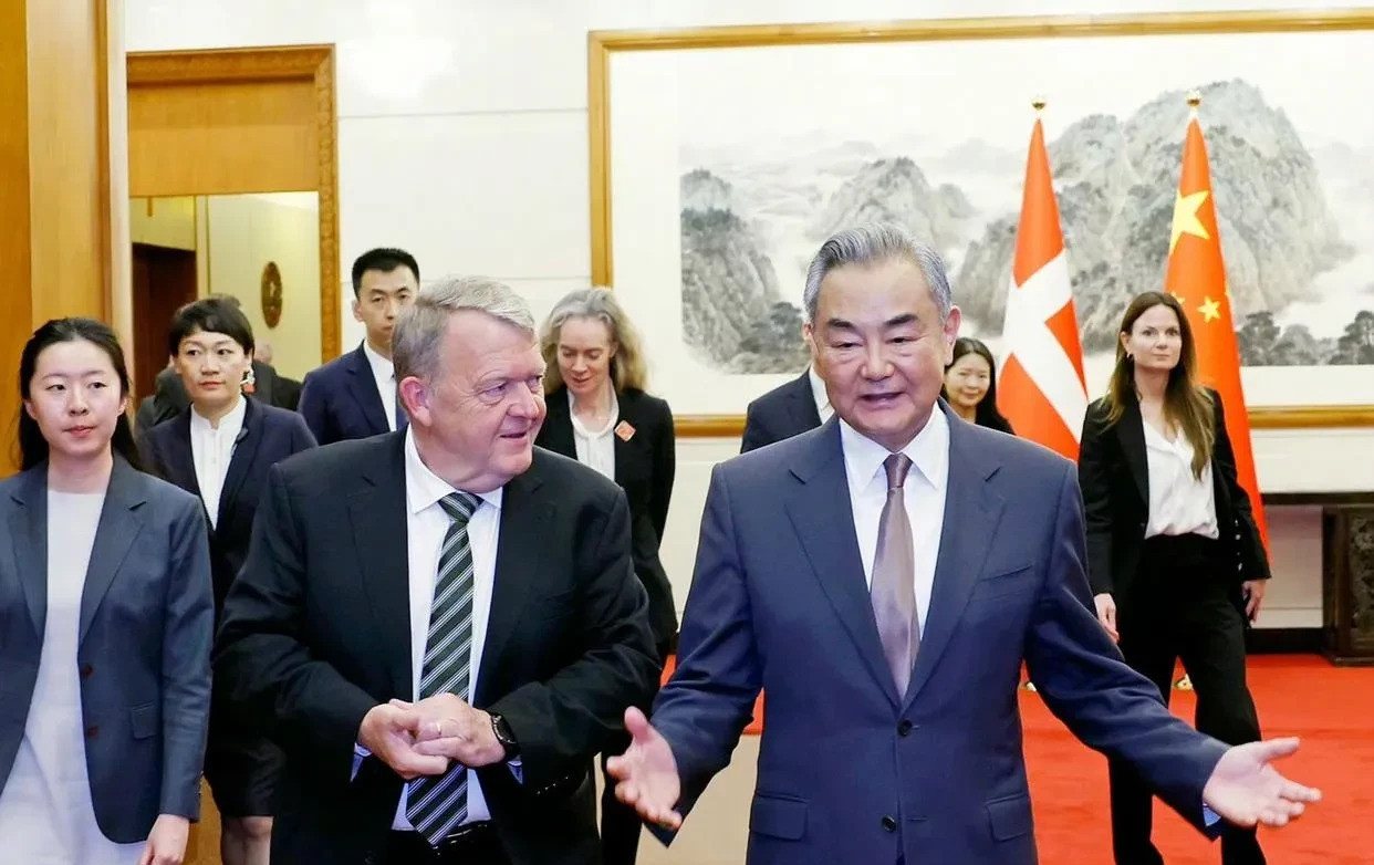 丹麦想捞钱，中国不好忽悠了嘿，大家听说了没？丹麦外长跑来