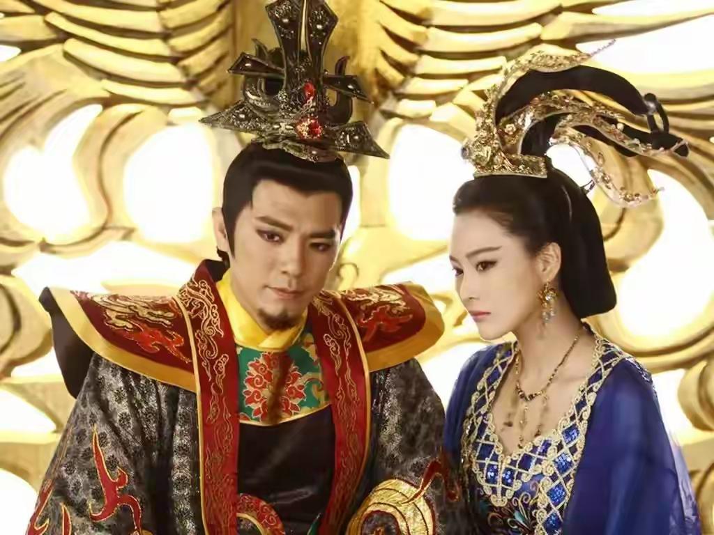 在中国2000多年的封建历史中，皇帝有两个明显的特点：一是权力大，二是女人多，所