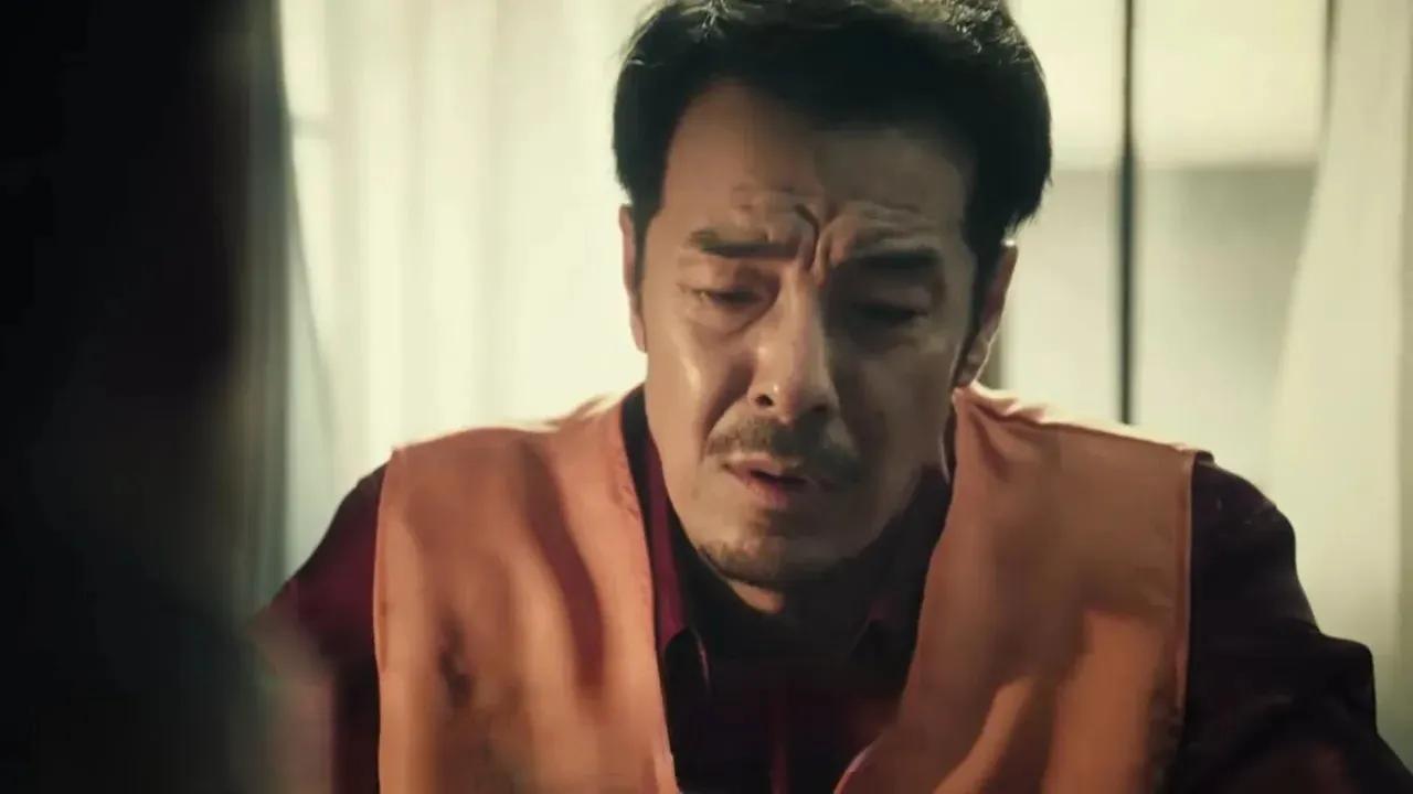 追剧《扫毒风暴》第12集，卢少东被判了5年有期徒刑，在西港第一监狱服刑。弟弟卢少