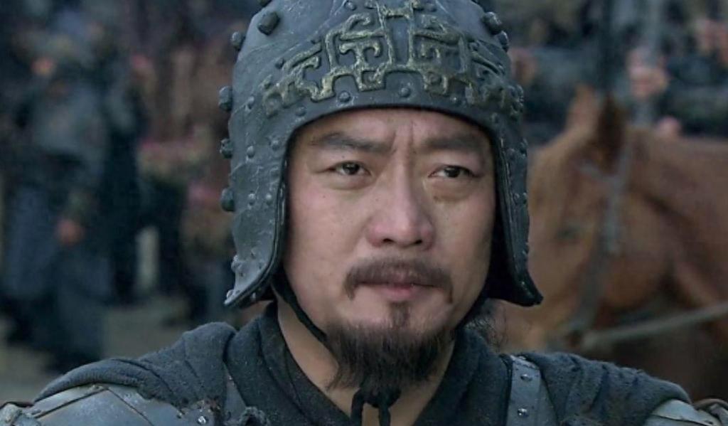 许褚绝对是一个滑头，你看他面对顶尖高手时的表现就知道了。一、白马之围袁绍