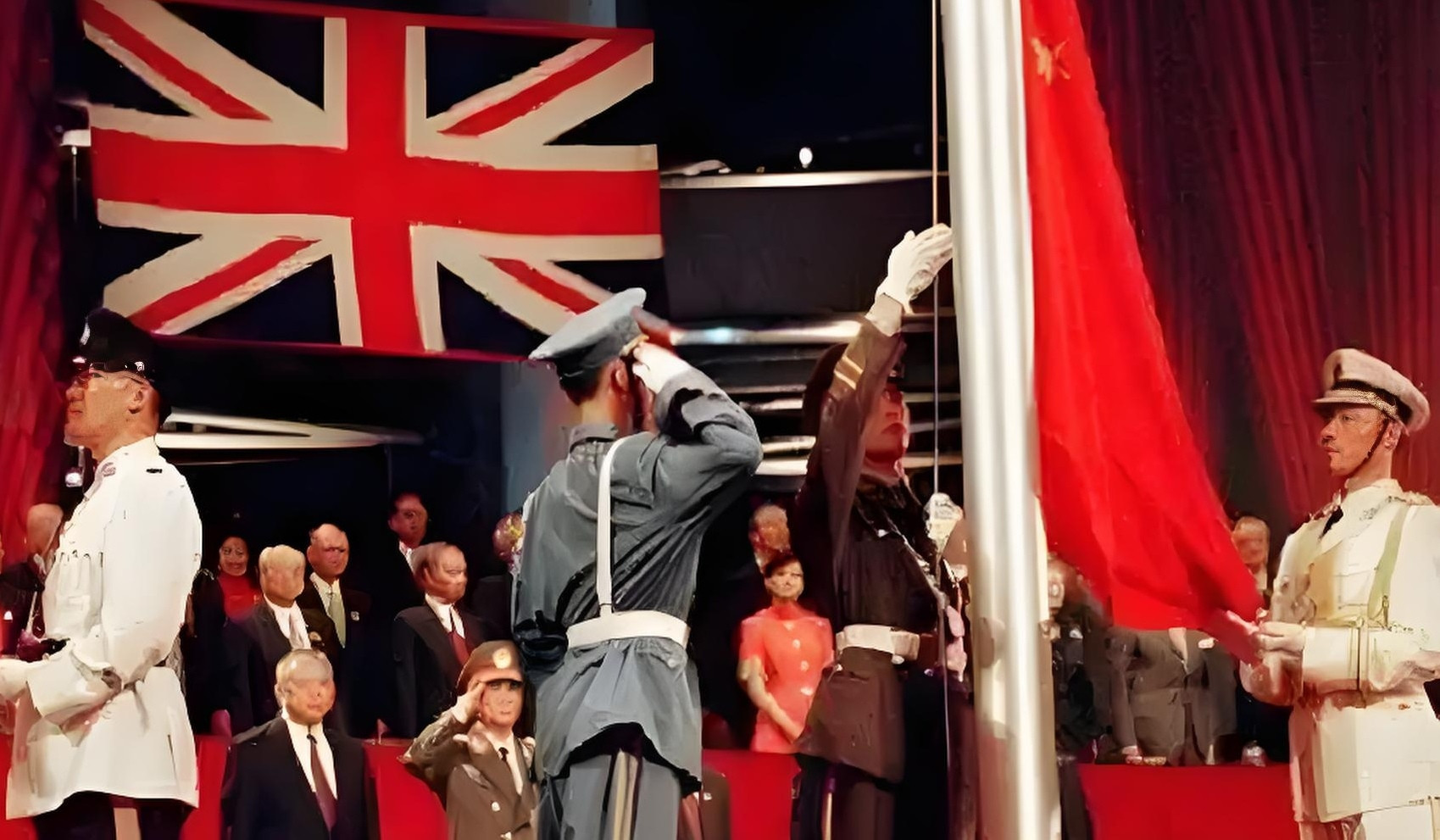 “主权问题不容谈判”，这是1982年邓公在面对盛气凌人的撒切尔时，异常坚决且掷地有声表明出的中方态度