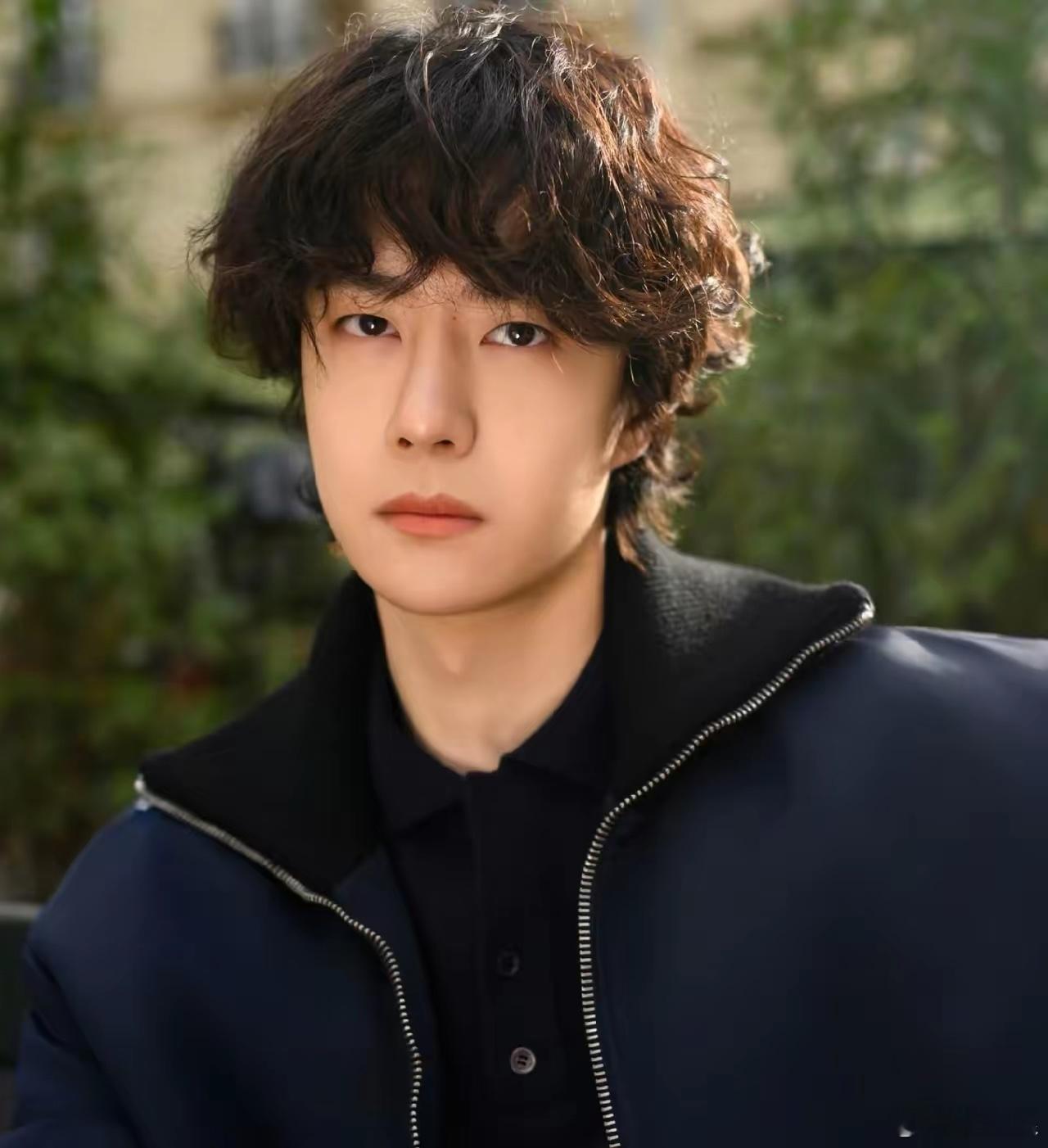 我有一个强烈的预感，王一博估计以后不再会进组拍戏了，不是因为他没有收到剧本，也不