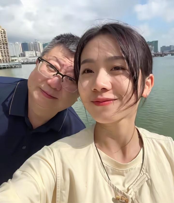 2018年，贵州女孩向琴琴大专毕业，没选医院安稳工作，一头扎进殡仪馆，一干就是五