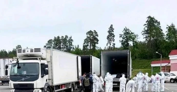 战场无情，尸体换回多少心碎心都提到嗓子眼了，这交换遗体的