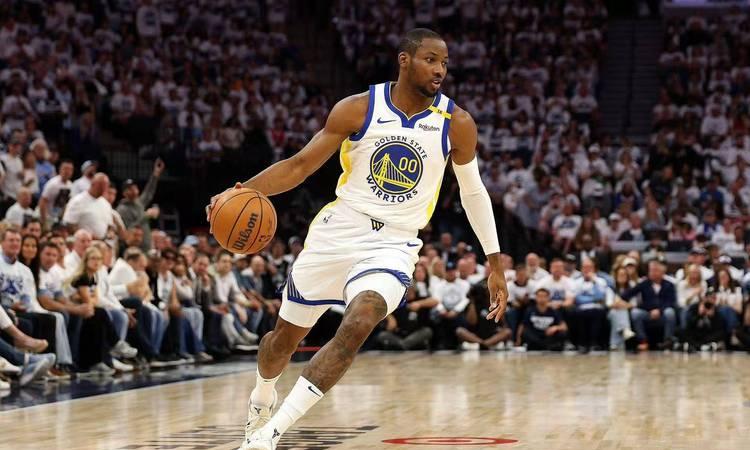 科尔表示，勇士队对包括库明加在内的现有阵容心里已经有谱了。金州勇士队在本赛季跌