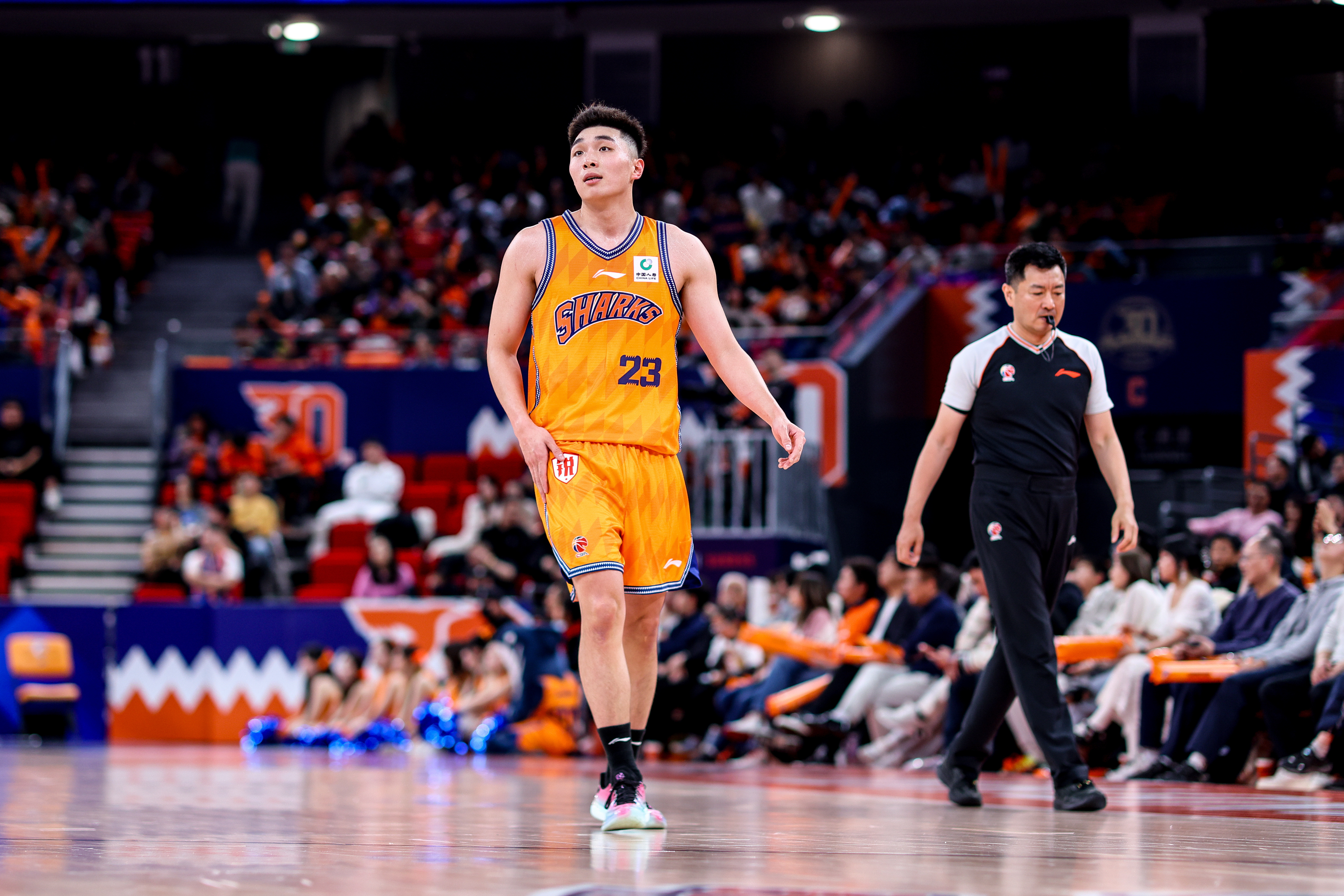 码字的时候查了下资料，在吴泽昊之前，上海男篮上一次有“310”得分已经是2021