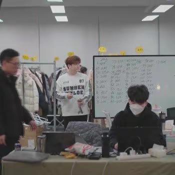 杭州直播电商凉了？网红大楼租金腰斩！真相。杭州直播电商凉了？网红大楼租金腰斩！真