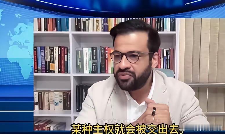 新加坡前外长杨荣文当面驳斥印度记者的采访片段，这两天在网上传得挺火。那位记者上来