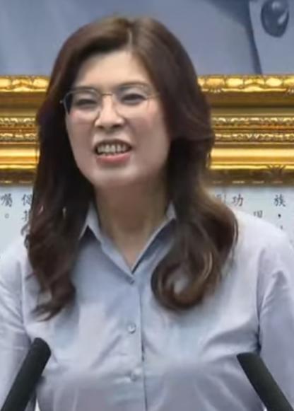 刚刚在看郑丽文返台后在“国民党中常会”的感言，还是一如既往的强调要带领国民党赢得