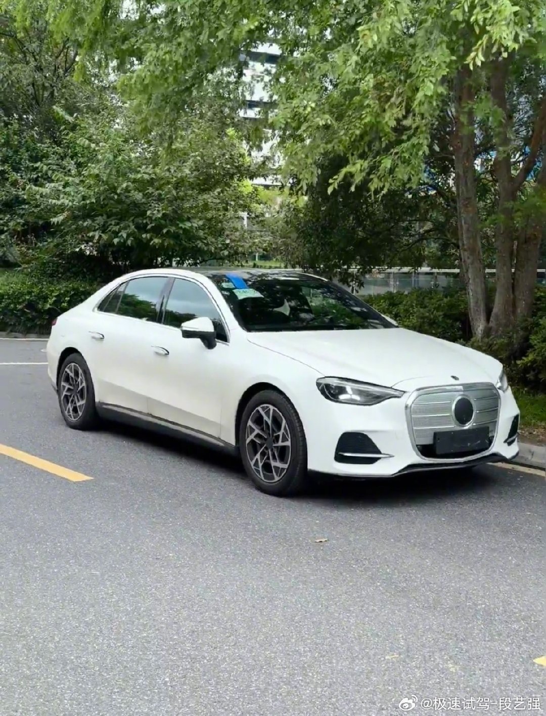 奔驰C纯电！只有我觉得丑吗？​