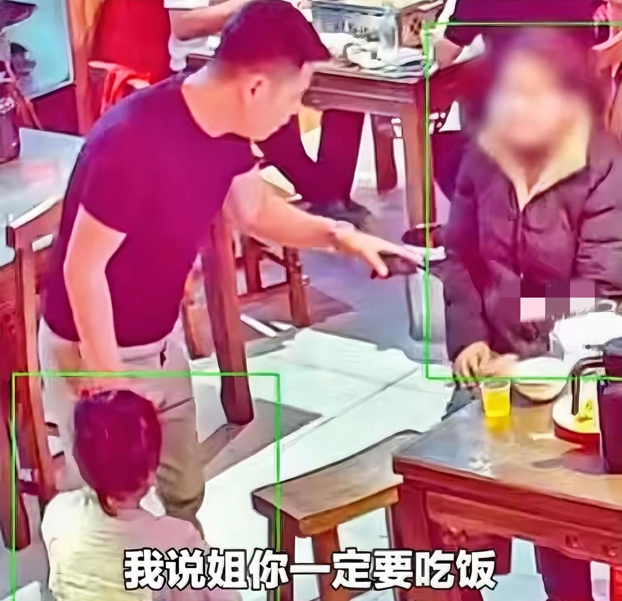 女子带着女儿去看病，身无分文了，女儿身体虚弱，需要吃顿好的，补充营养，她来到一个