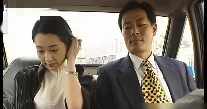 50岁的许晴为了几秒钟镜头，把自己关进瑜伽房练了整整三个月！我真的一整个震惊住