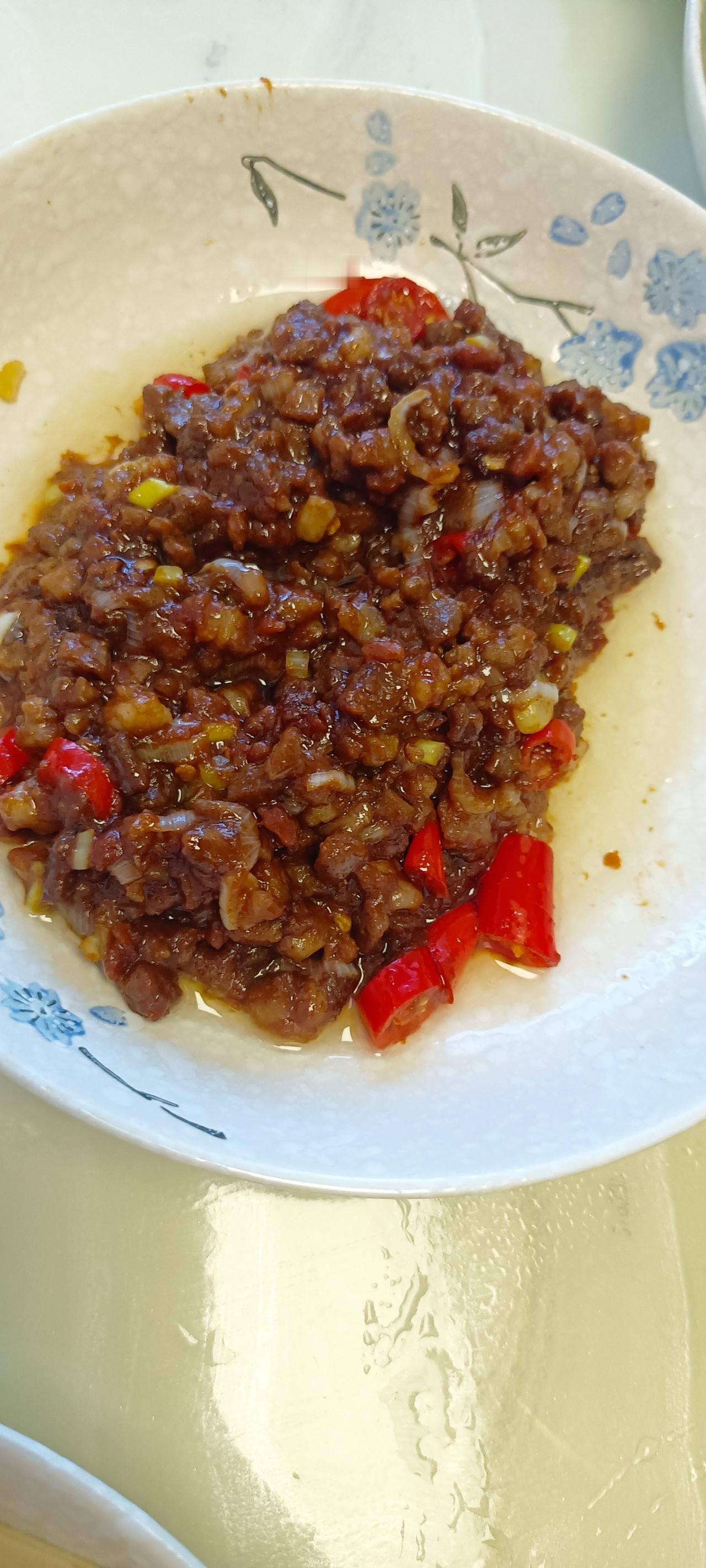 我家做饭越来越简单了！今天晚饭，是我老公自己点餐，他还是挑食，不顺口的吃不下。