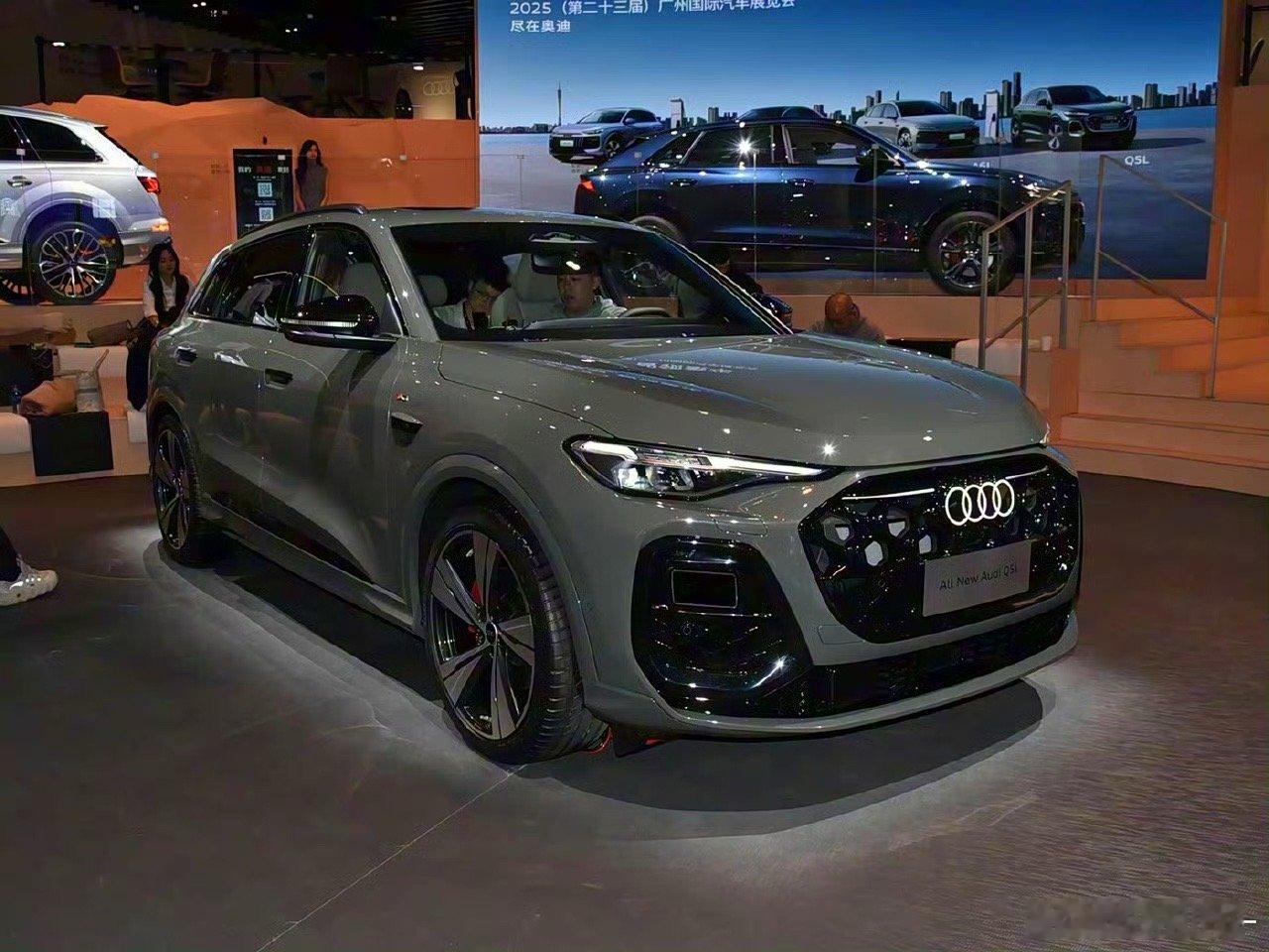 定了！全新奥迪Q5L将在12月上市。内外全新设计，基于PPC豪华燃油平台打造，内