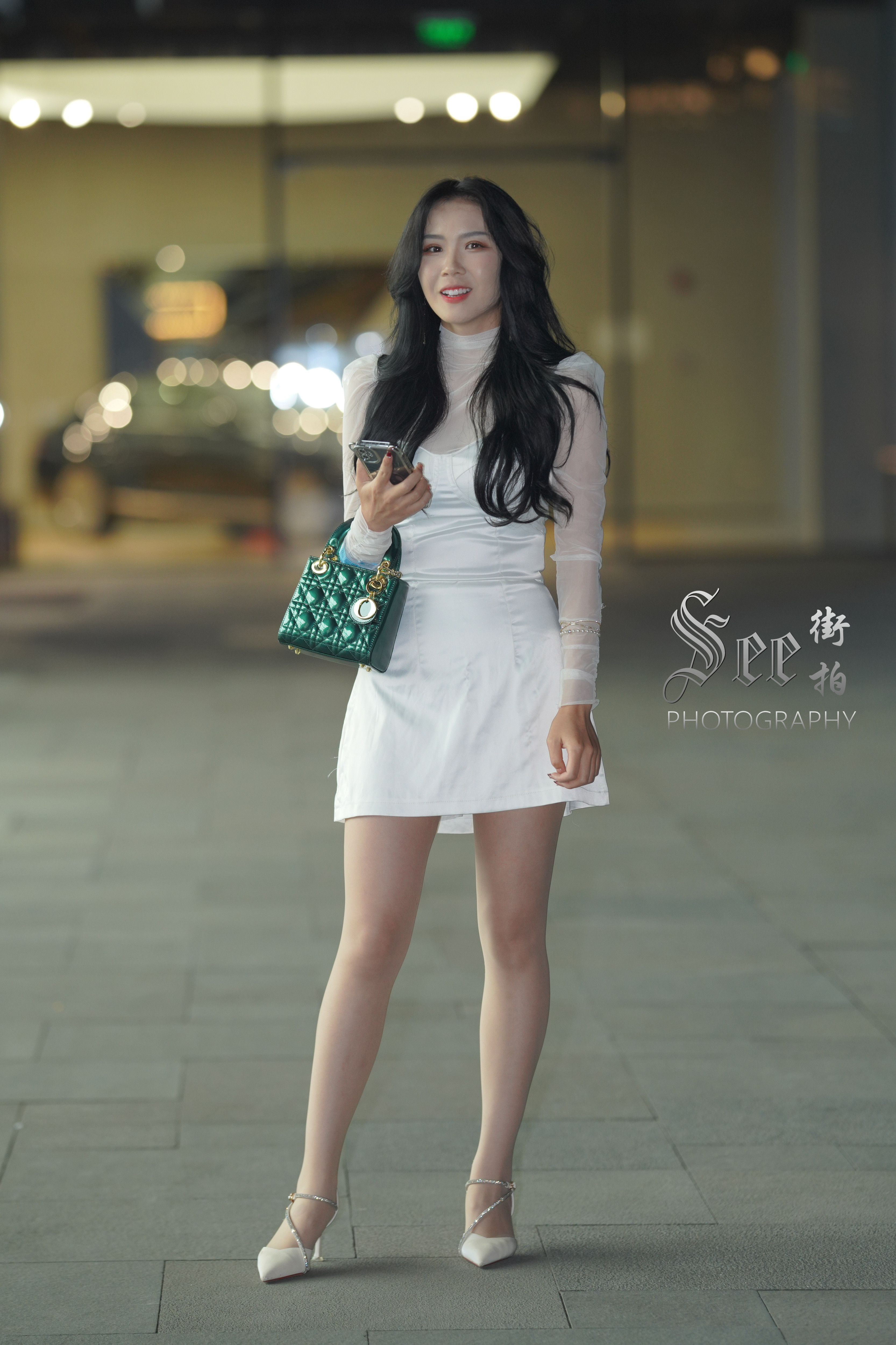 白色丝质裙，温婉气质美~~​​​