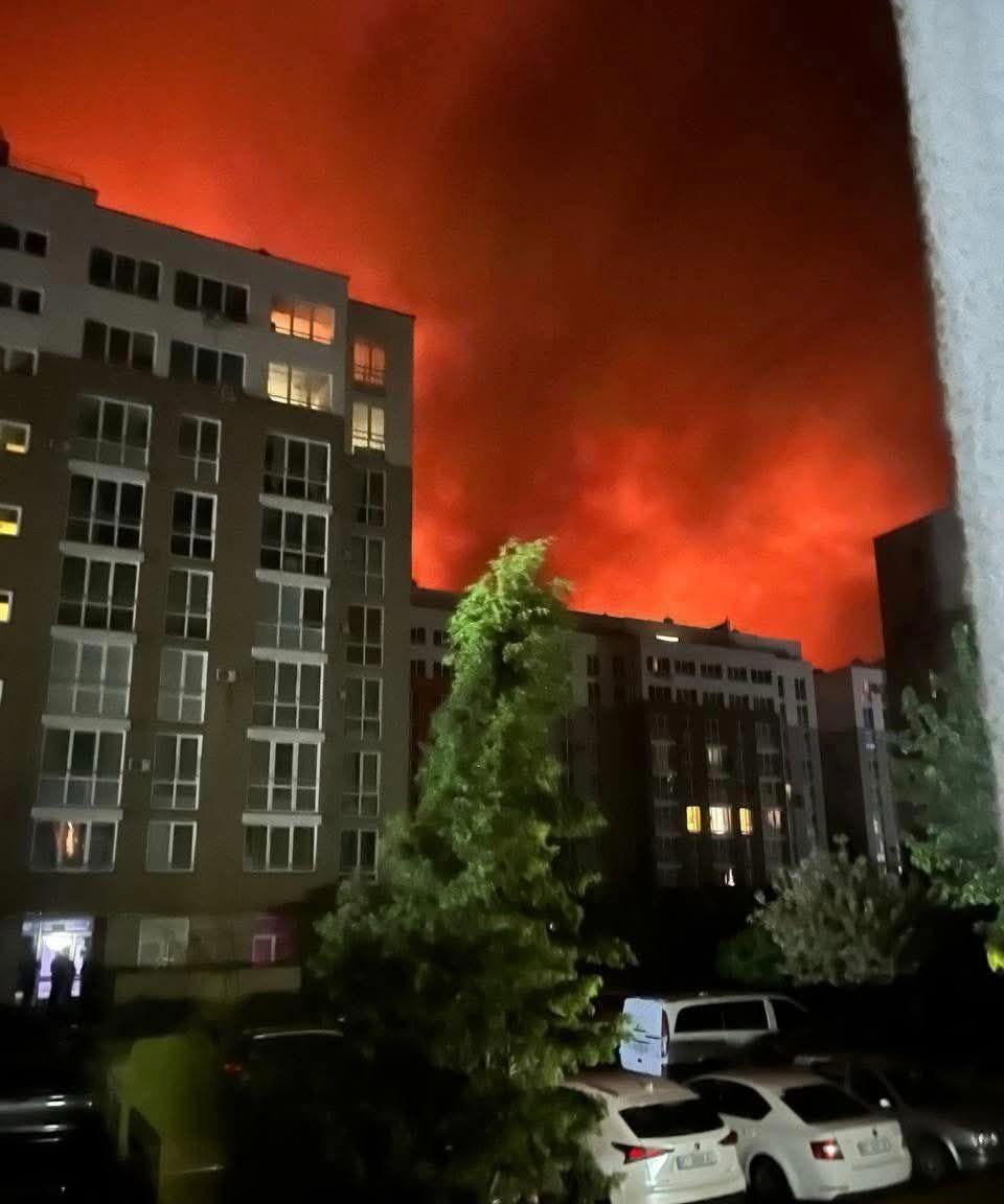 俄军发动最大规模空袭，基辅火光映红夜空，谷歌帮了俄罗斯大忙？据公开消息，瓦西里