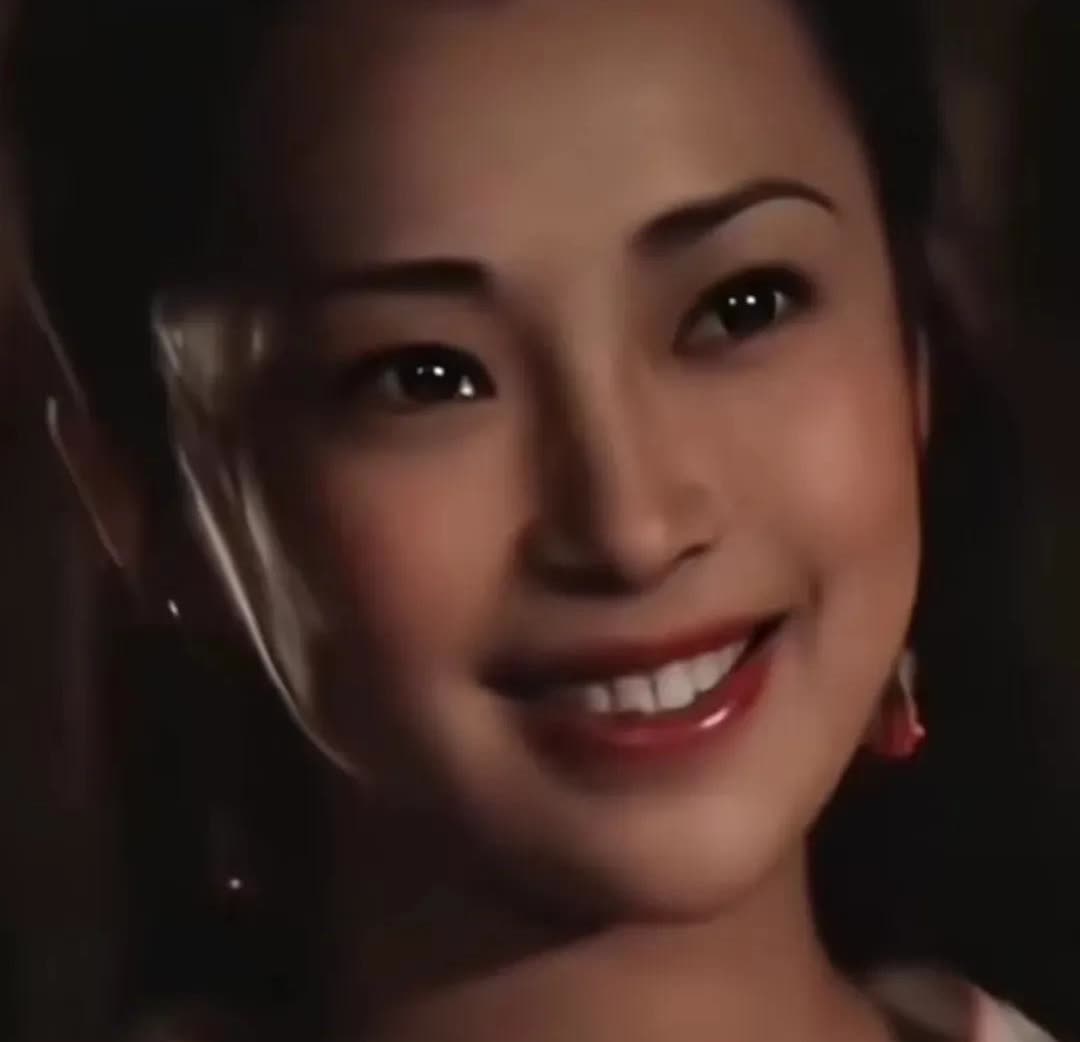 终于搞明白了为什么前妻黄秋燕这么漂亮李连杰还放弃她选择利智，不是因为黄秋