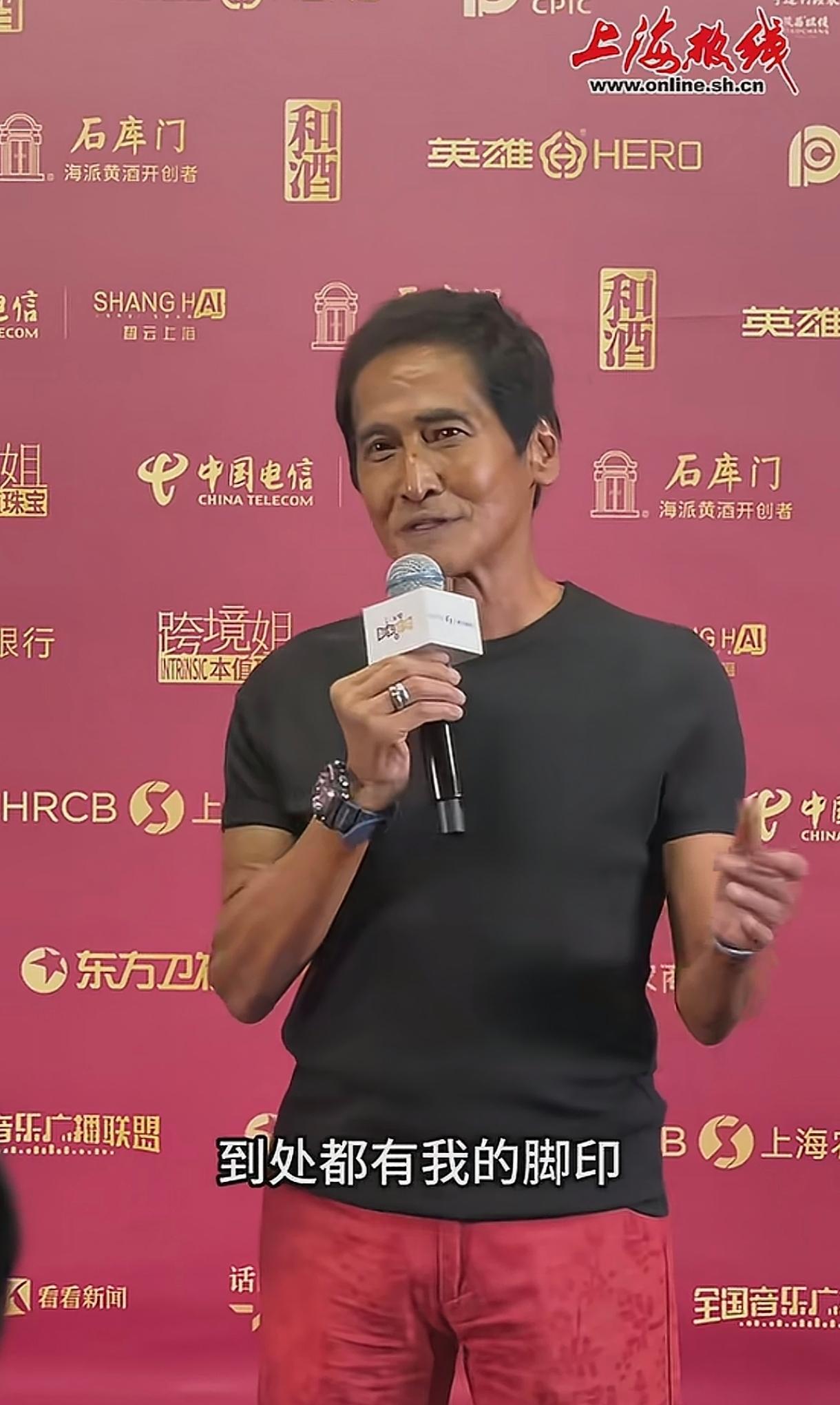 看到66岁的歌手齐秦到处奔波参加商演挣钱的状态让我很唏嘘。齐秦年轻的时候绝对是既