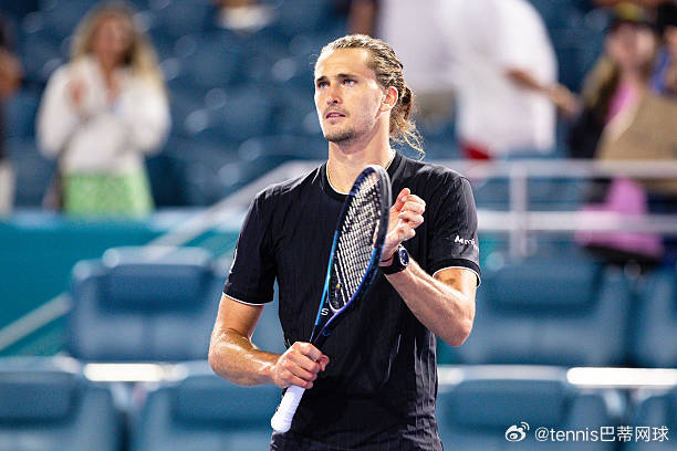 兹维列夫🇩🇪击败塞伦多洛🇦🇷（6-16-2）打进迈阿密半决赛✅第2