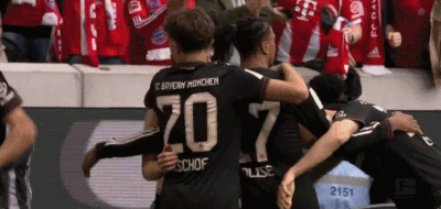 【太好笑了！】卡尔绝杀弗赖堡后，有没有发现一个有趣的场景？拜仁本轮联赛，凭借卡尔