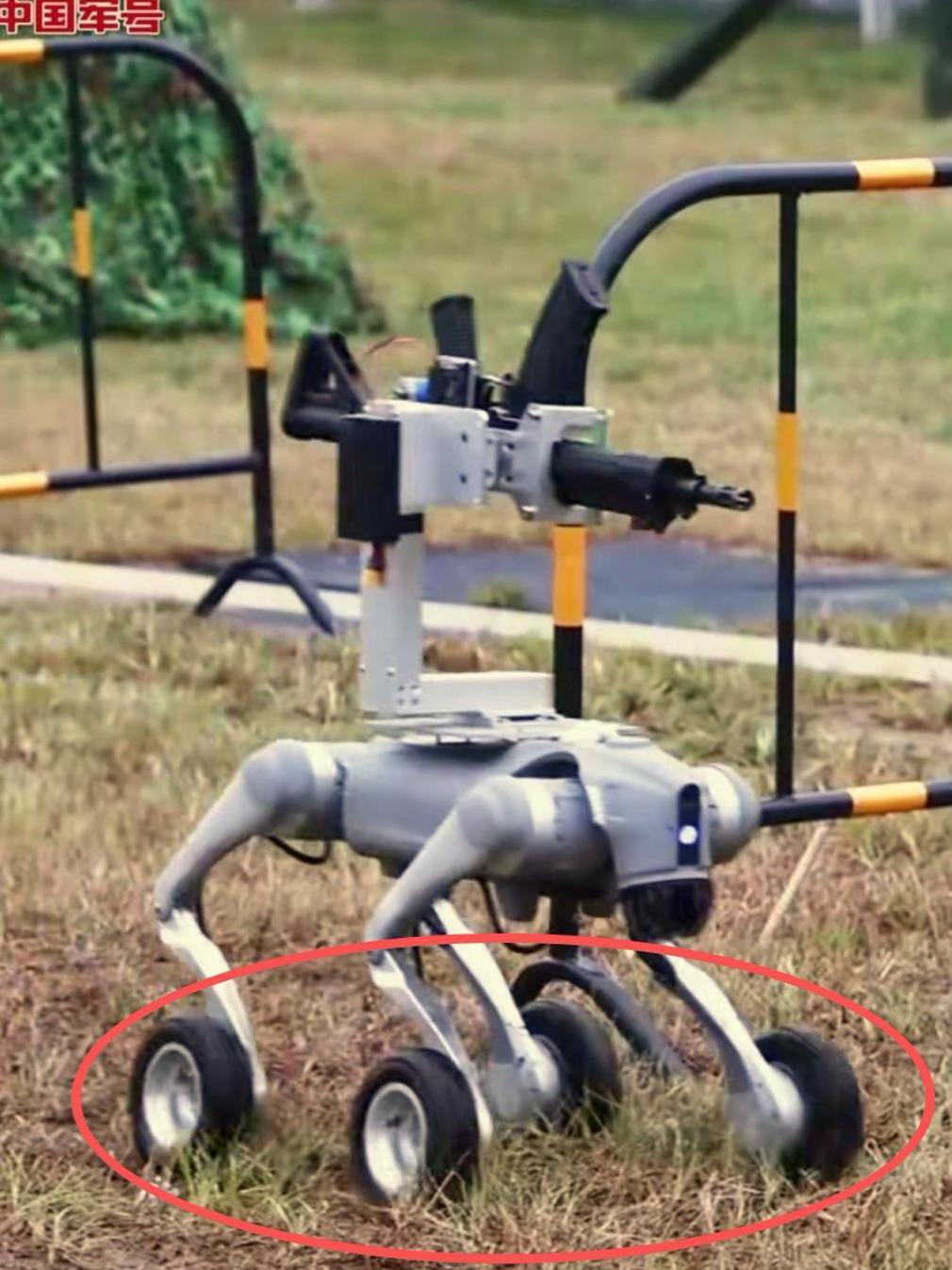 在《中国军号》中报道中，已经出现了轮式机器狗，也就是在四足机器狗腿部的末端，全都