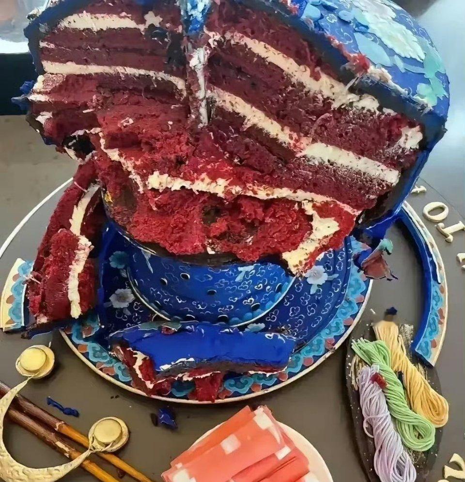 林依轮过生日，这蛋糕做得让人怀疑人生