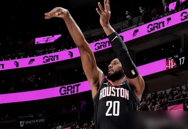 乌度卡这葫芦里到底卖的什么药？芬尼-史密斯拿着1270万美刀，真实命中率硬生生跌