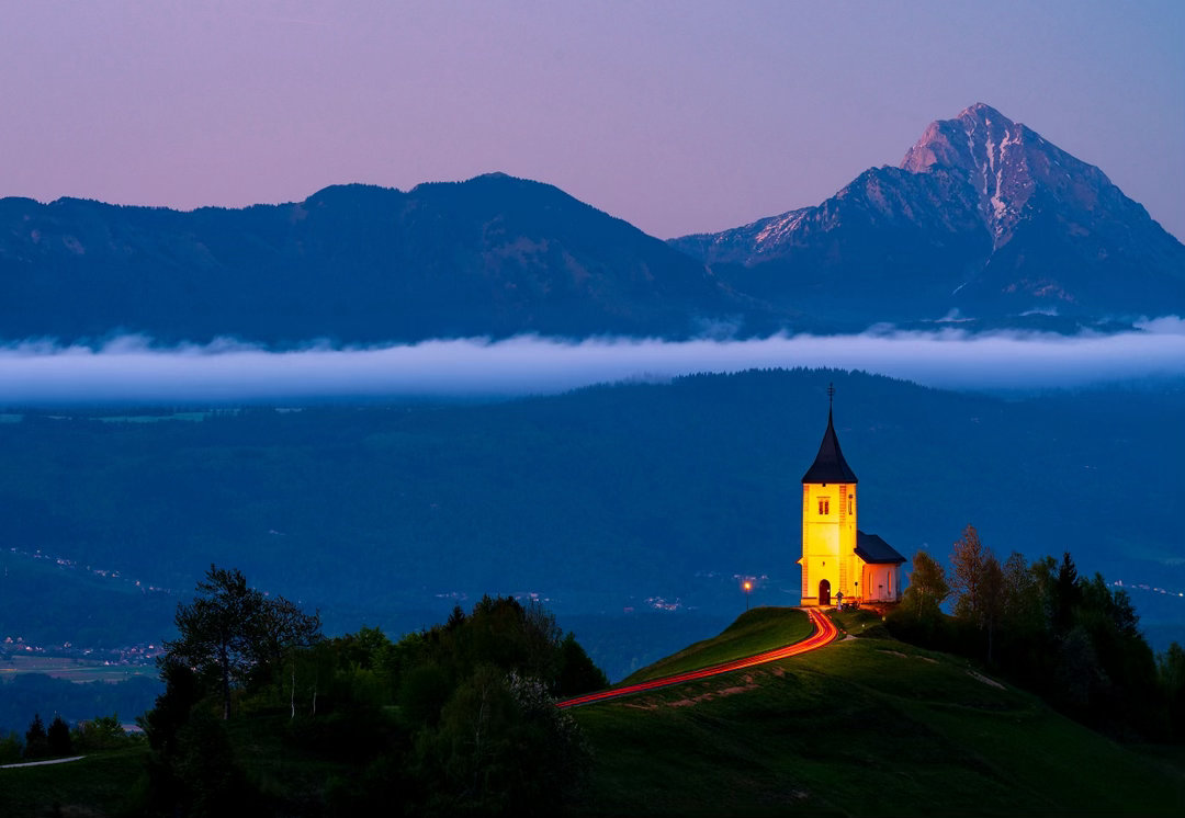 欧洲最孤独的教堂。这里美，安静、干净、慢慢的展开。旅行摄影中最打动人的，就是这样