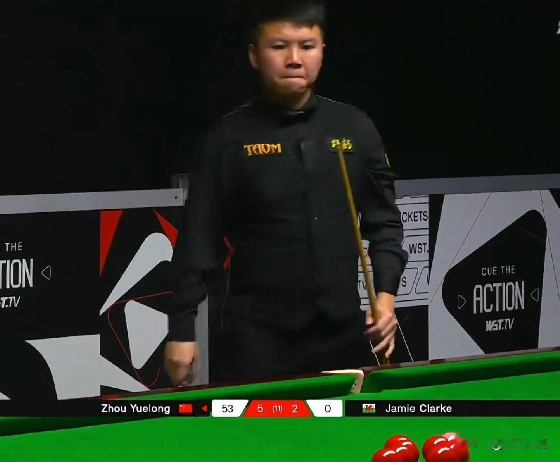 周跃龙6-4击败火箭奥沙利文，晋级英锦赛16强，雷佩凡2-6不敌塞尔比。至此，中