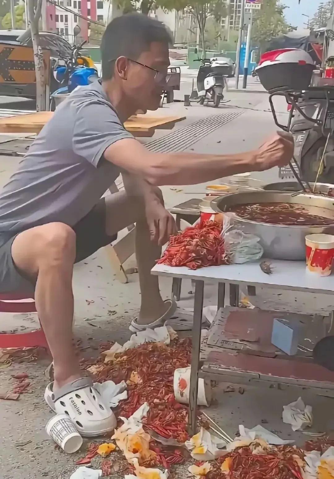 69一份的小龙虾自助，这不得亏死了