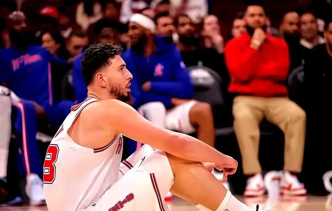 杜兰特一句“傻子在打球”，直接把申京钉在耻辱柱上。最后60秒，火箭被垫底鹈