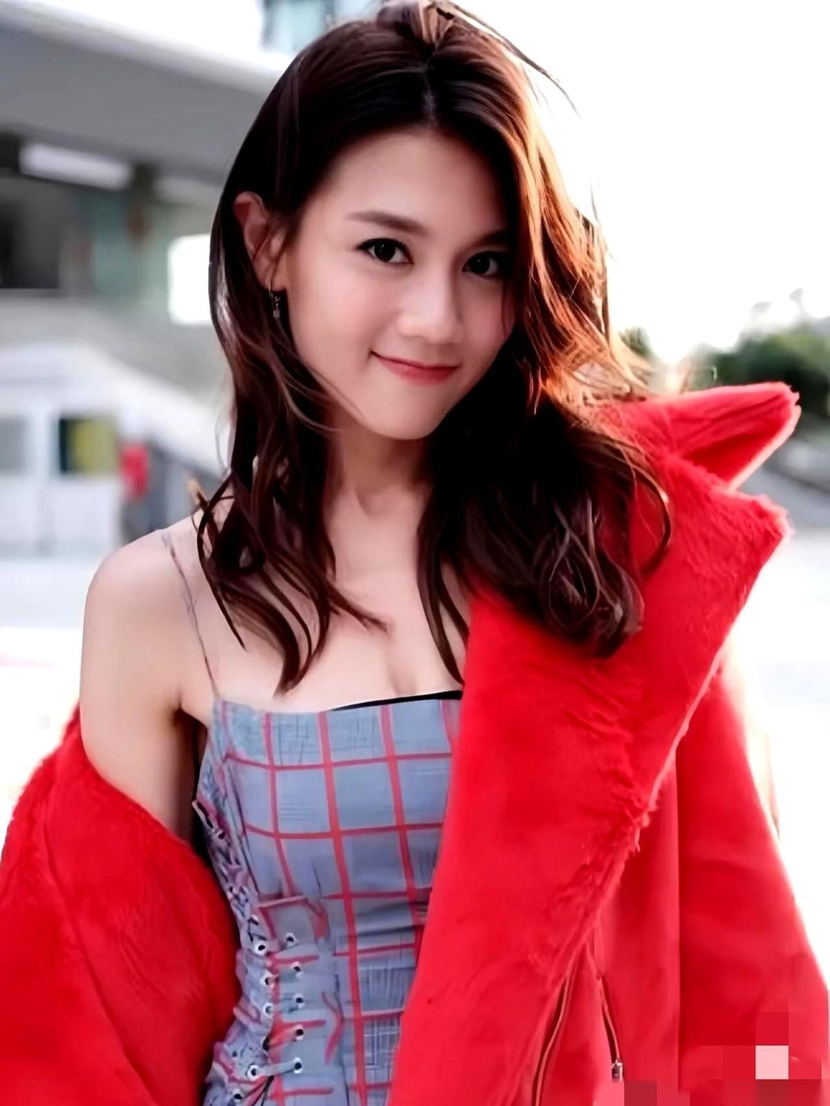 要不是最近李家的声明，我都不知道周秀娜这个人，藏得这么深。公众眼里，她就是个标